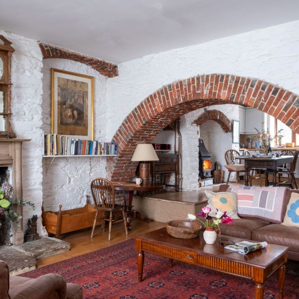 The sitting room with the millwheel arch